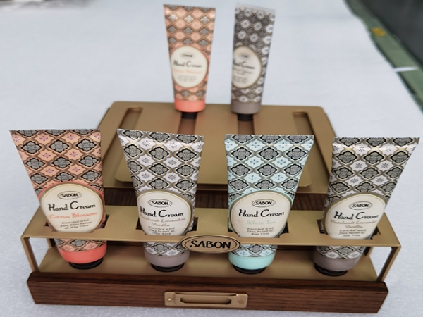 Hand cream stand 