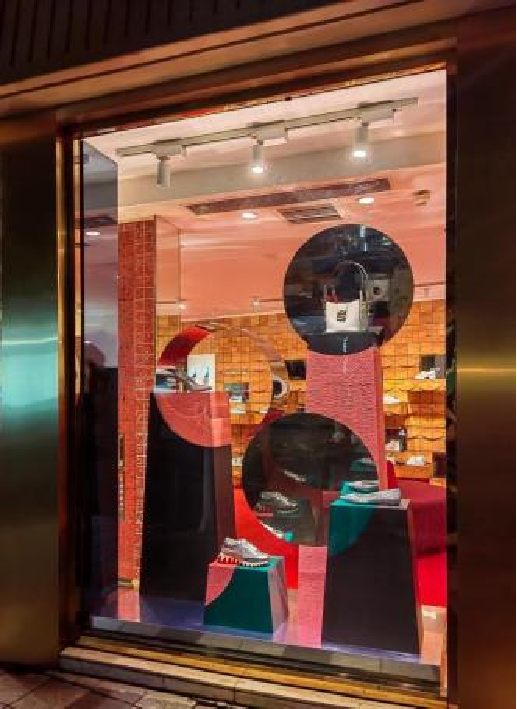 ChristianLouboutinWindow02.png